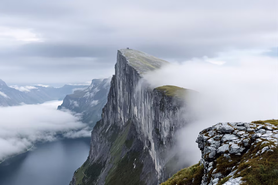 Lysefjord üzerinde uçurum, Preikestolen