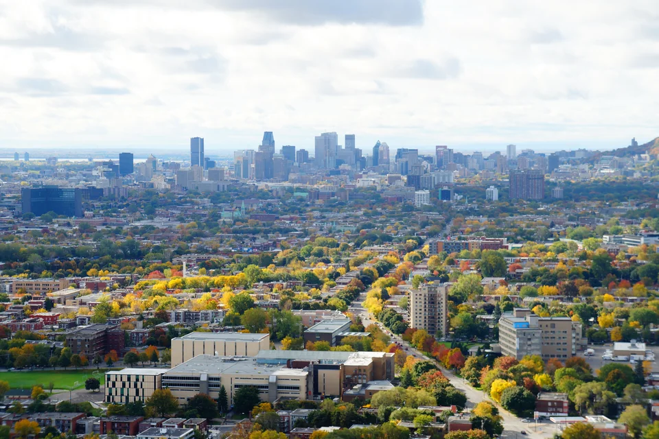 Autumn-coloured neighbourhoods with the downtown skyline in the distance, Montreal