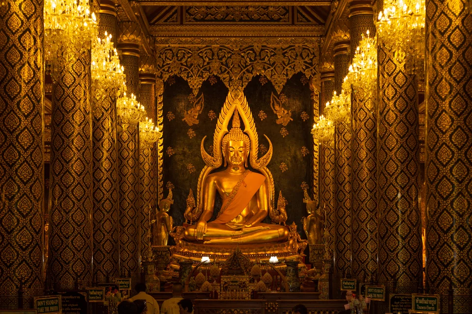 The golden Phra Phuttha Chinnarat Buddha in Wat Phra Si Mahathat, Phitsanulok