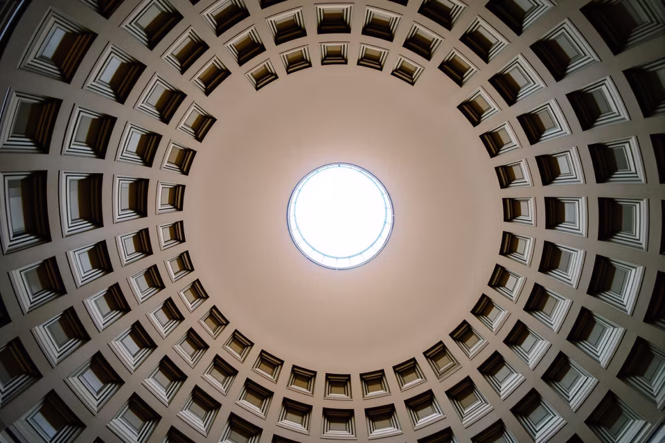 Pantheon'un kubbesi ve gözü, Roma