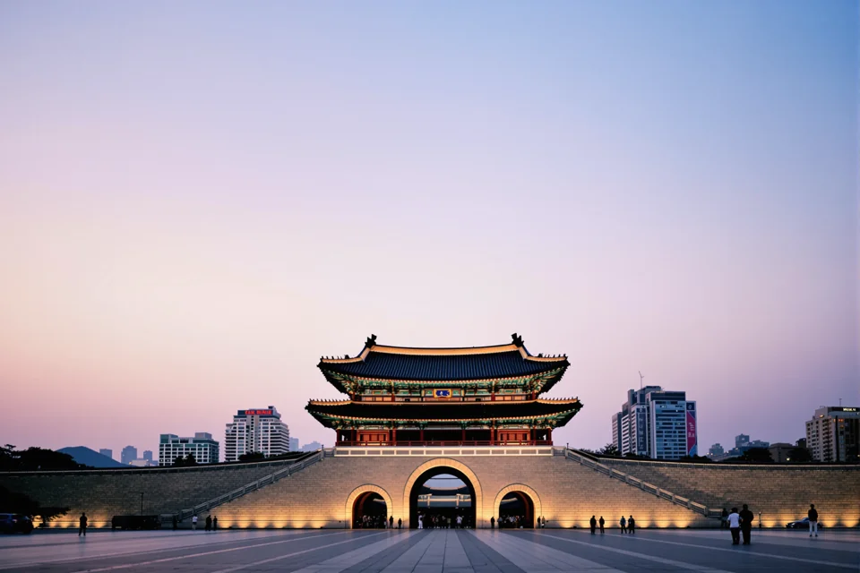 The Sungnyemun Gate with its tiled roof in central Seoul