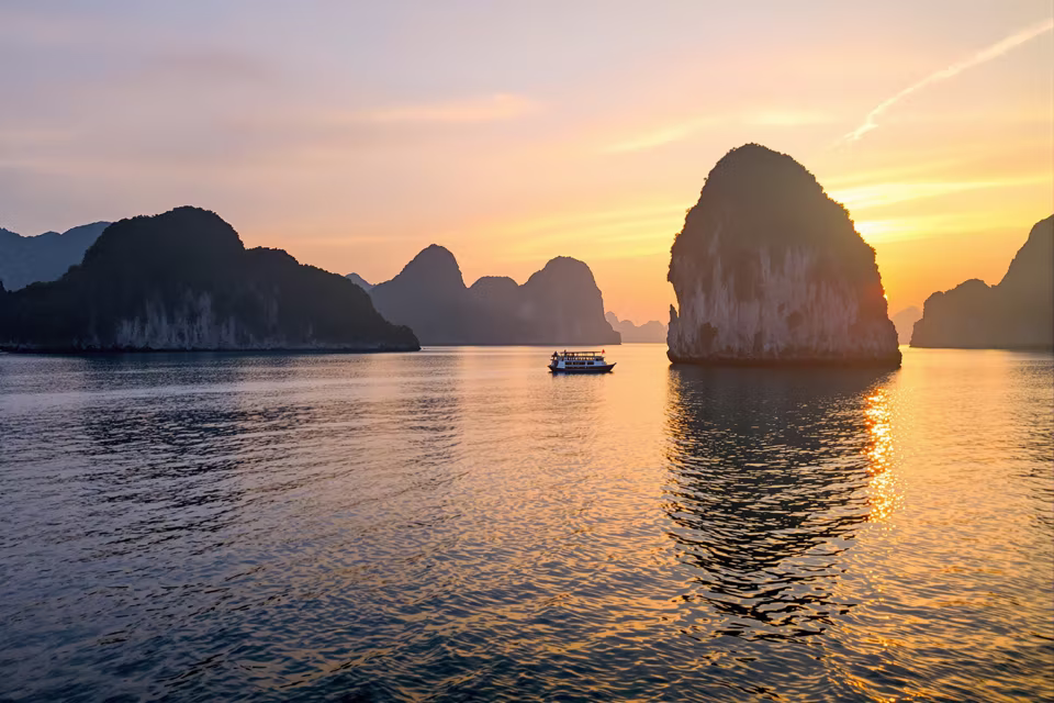 Ha Long Körfezi