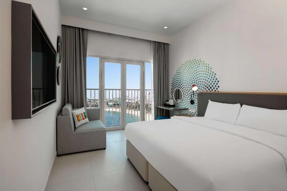 Rove La Mer Beach