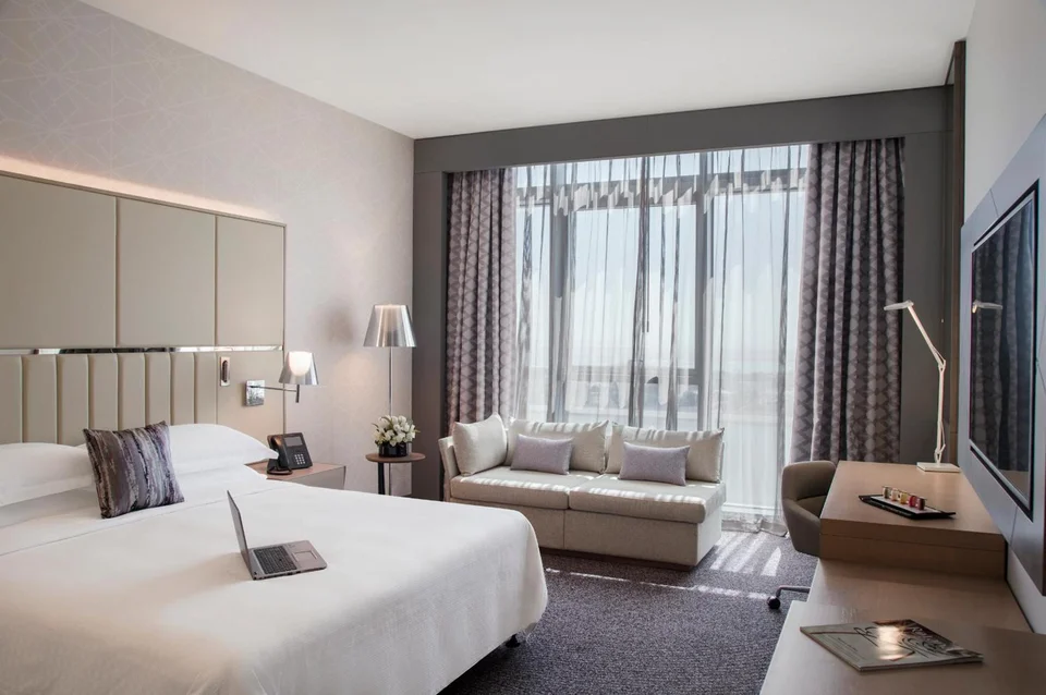 Pearl Rotana Capital Centre