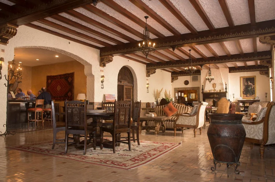 The Holland Hotel