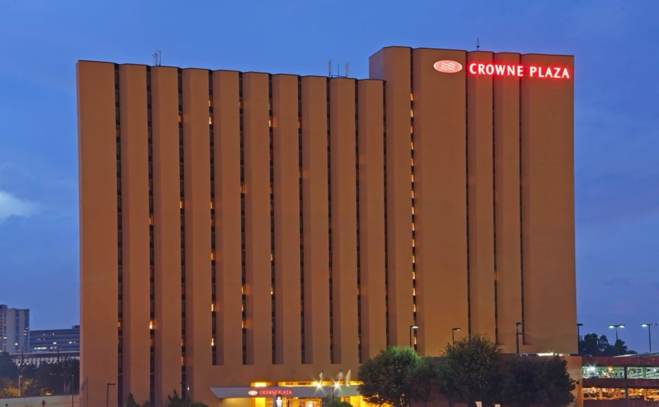 A photograph of Crowne Plaza River Oaks