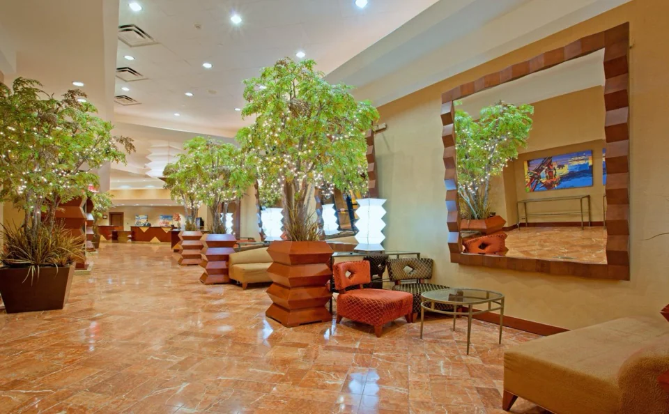 Crowne Plaza River Oaks