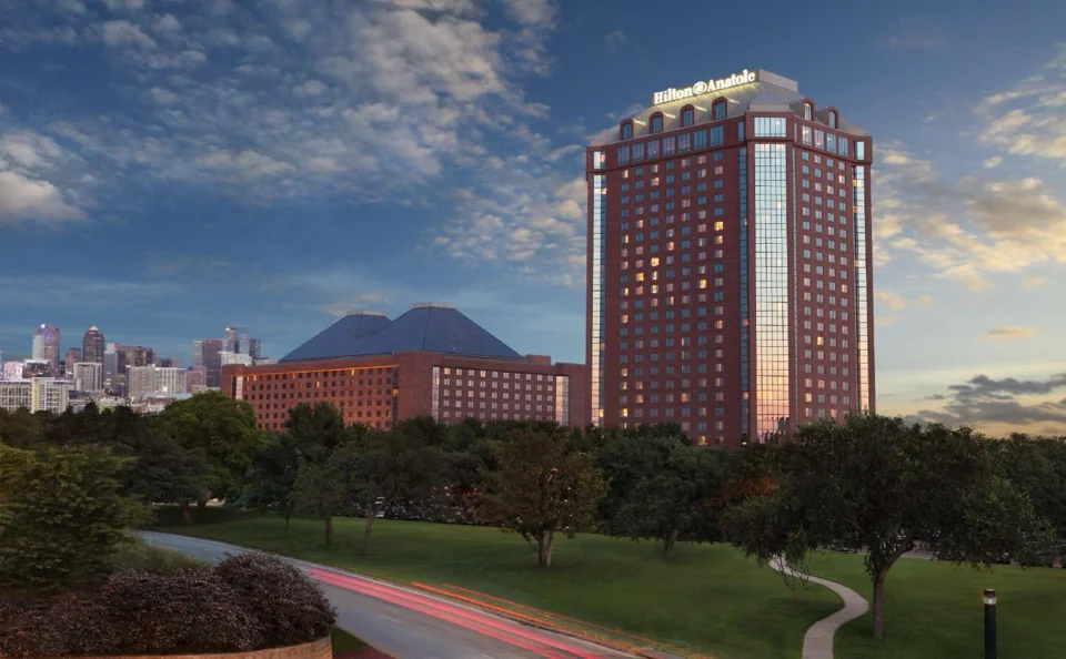 A photograph of Hilton Anatole