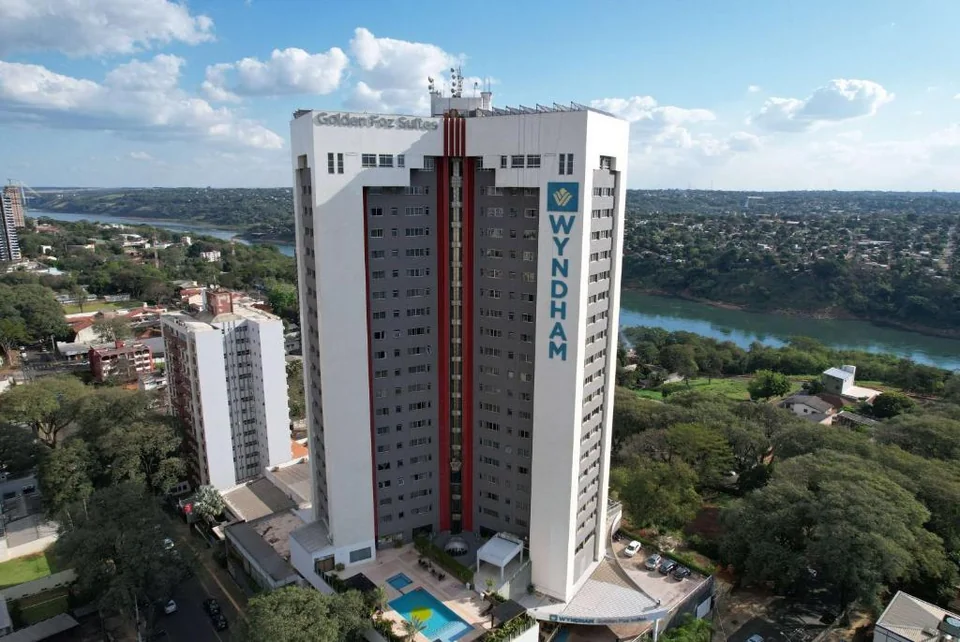 Wyndham Golden Foz Suites