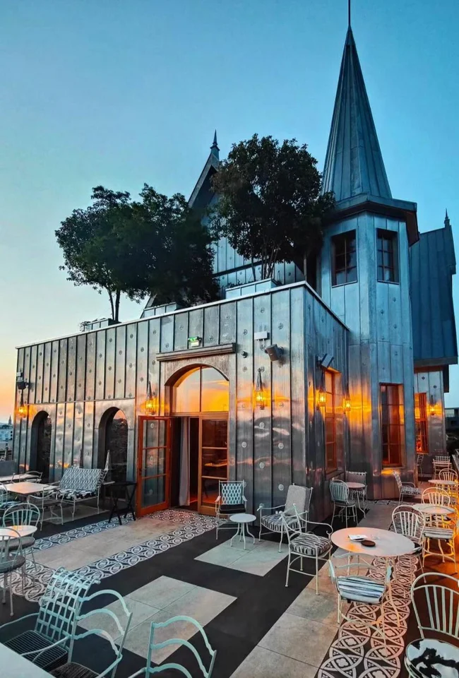Maison Heler Metz, Curio Collection by Hilton
