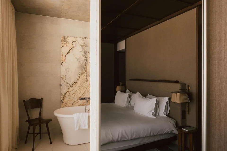 Maison Heler Metz, Curio Collection by Hilton