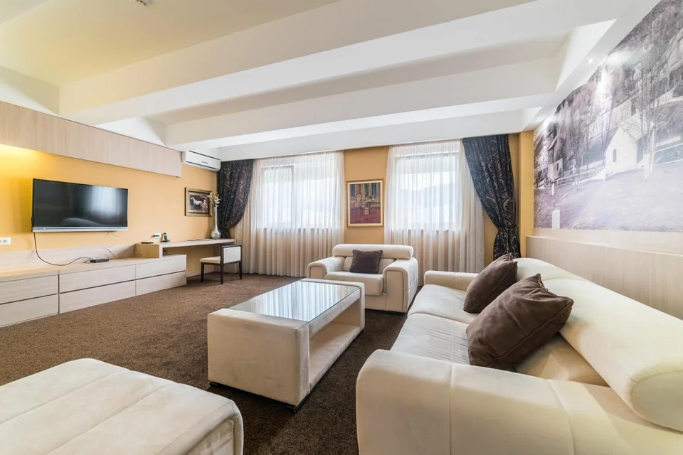 City Hotel