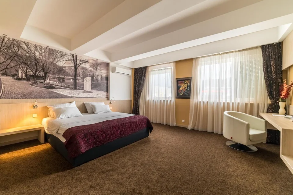 City Hotel