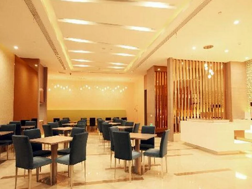 Holiday Inn Express Luoyang City Center