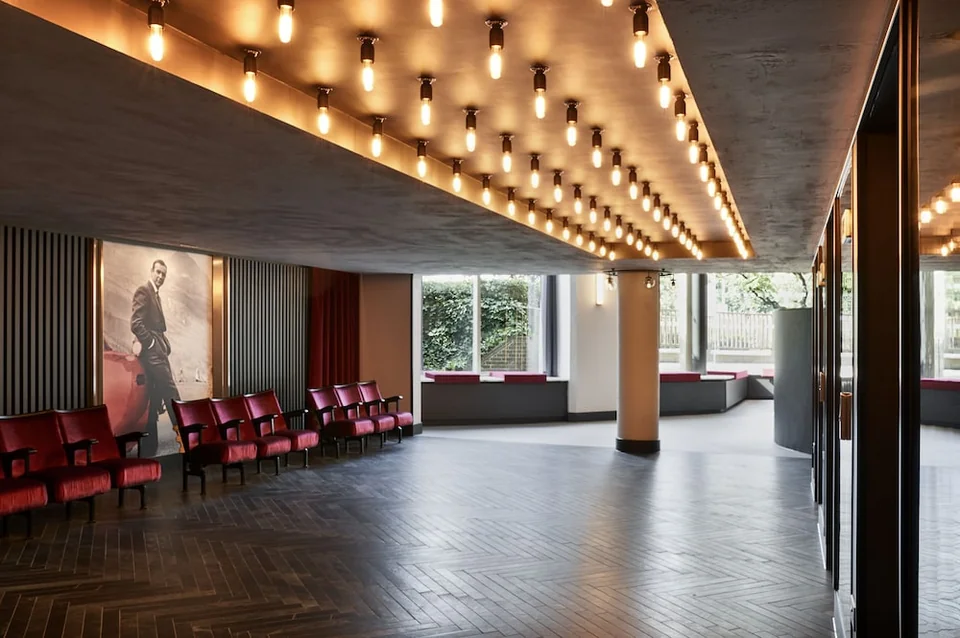 Radisson RED Hotel London Heathrow