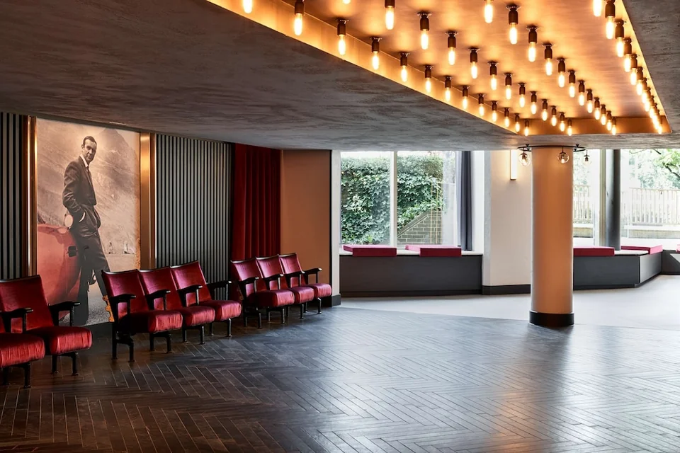 Radisson RED Hotel London Heathrow