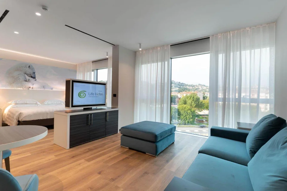 Life Hotel