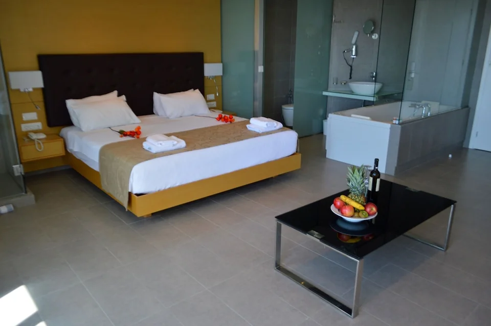 Atlantis City Hotel