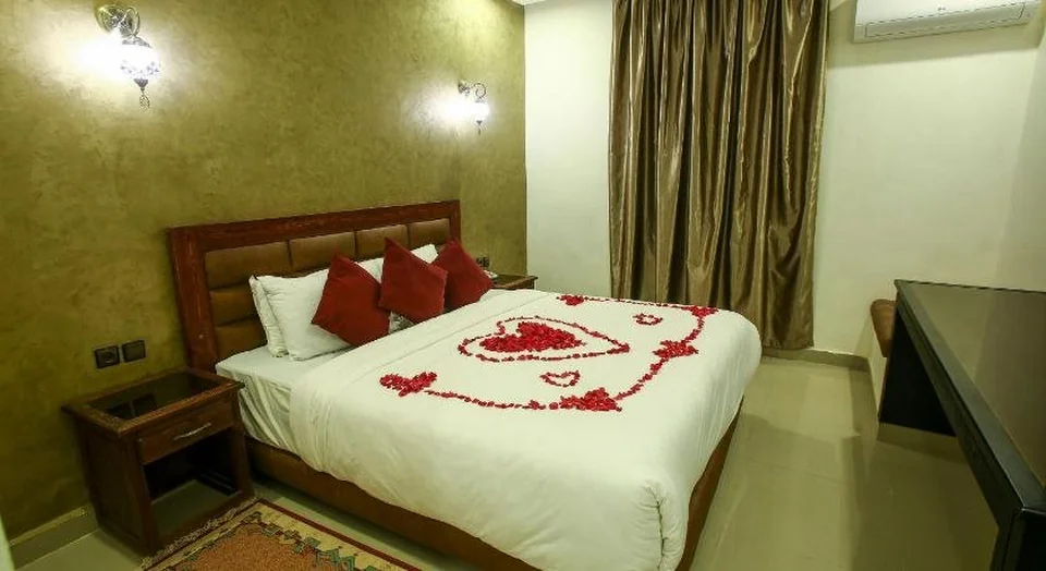 A photograph of Palm's Hotel Club