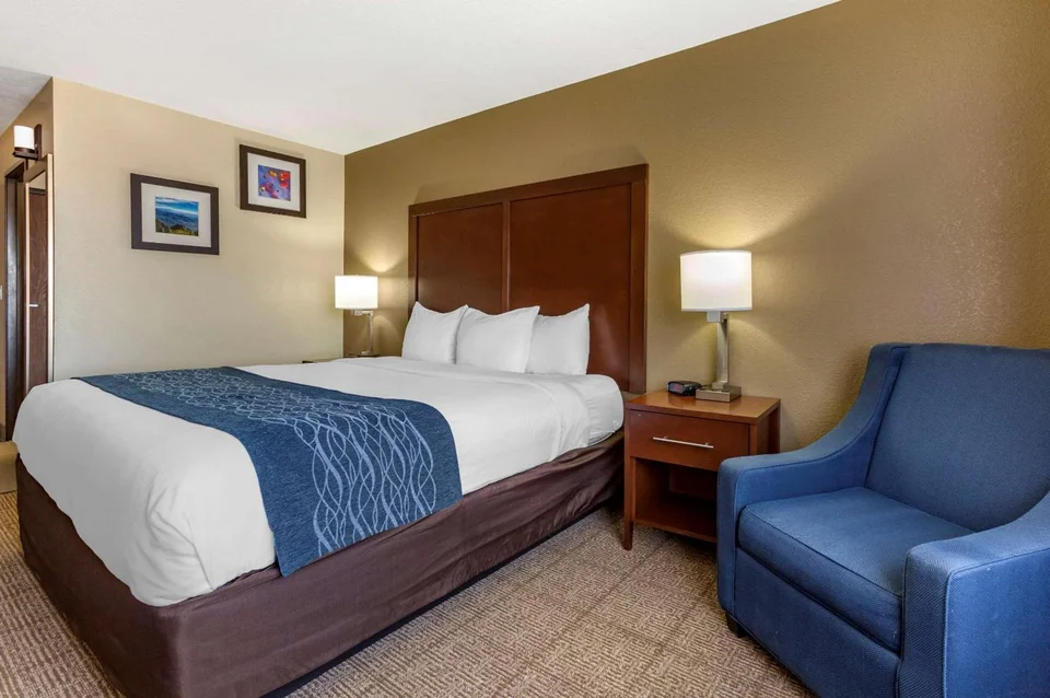 Comfort Inn & Suites Alameda At Albuquerque Balloon Fiesta Park