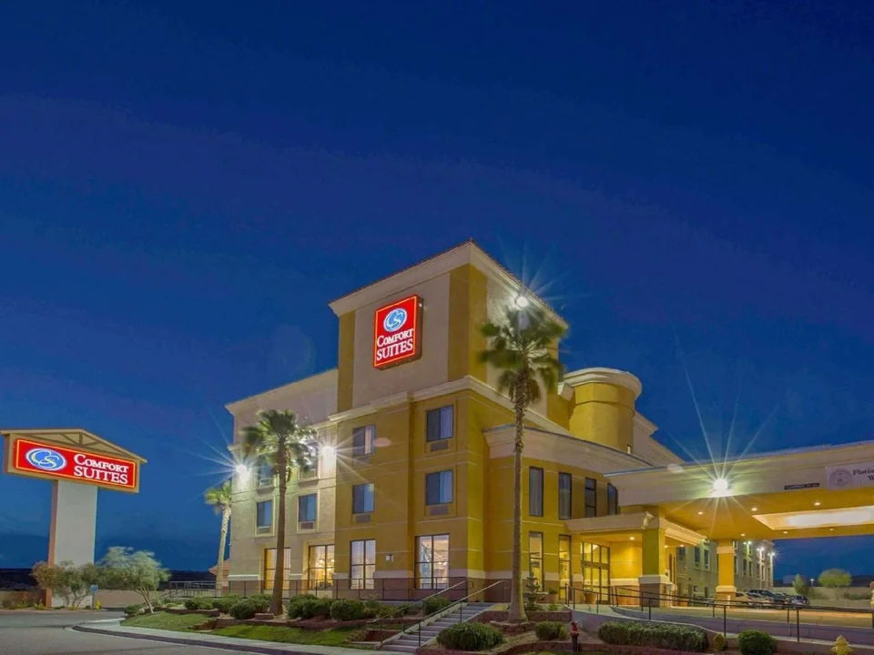 A photograph of Comfort Suites At The Barstow Outlets