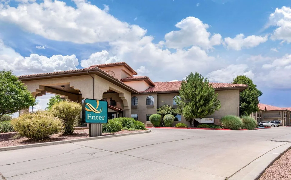 Quality Inn & Suites Gallup I-40 Exit 20 otelinden bir fotoğraf