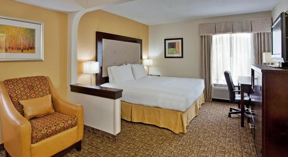 Comfort Inn & Suites Saint Louis Lafayette Square