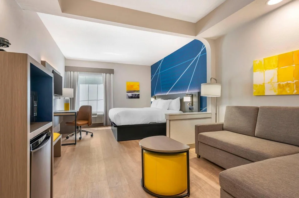 Comfort Inn & Suites Saint Louis Lafayette Square