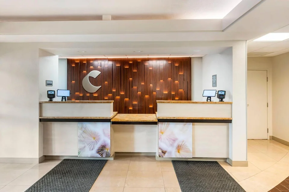 Comfort Inn & Suites Saint Louis Lafayette Square