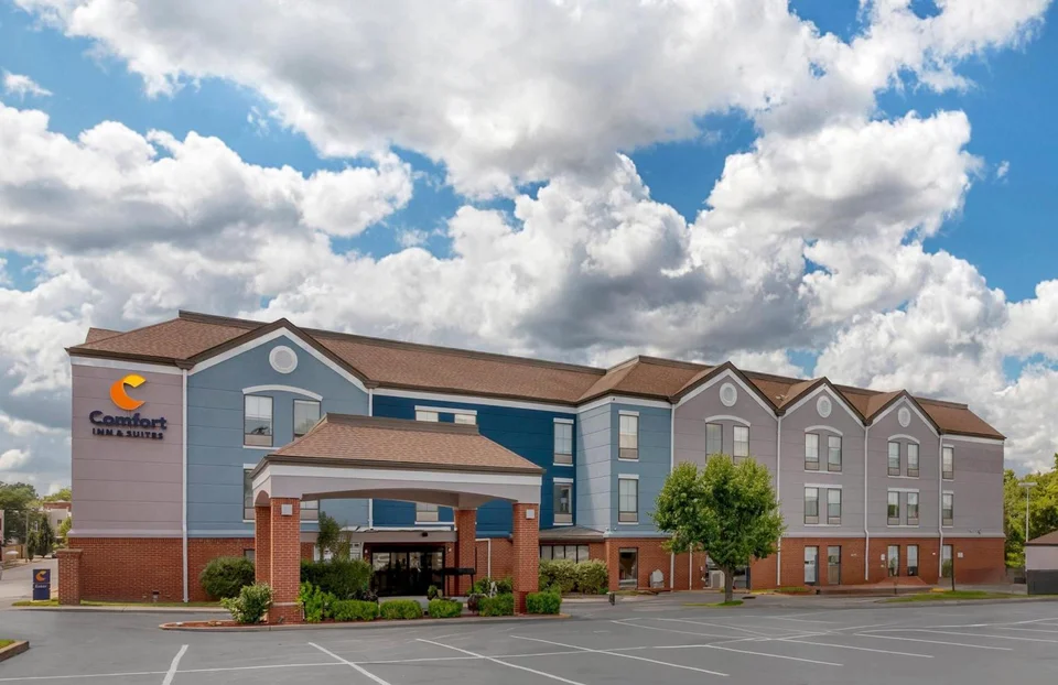 Comfort Inn & Suites Saint Louis Lafayette Square