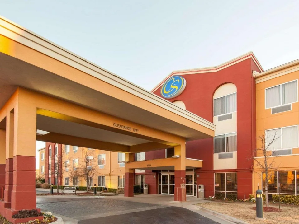 A photograph of Comfort Suites Central / I-44