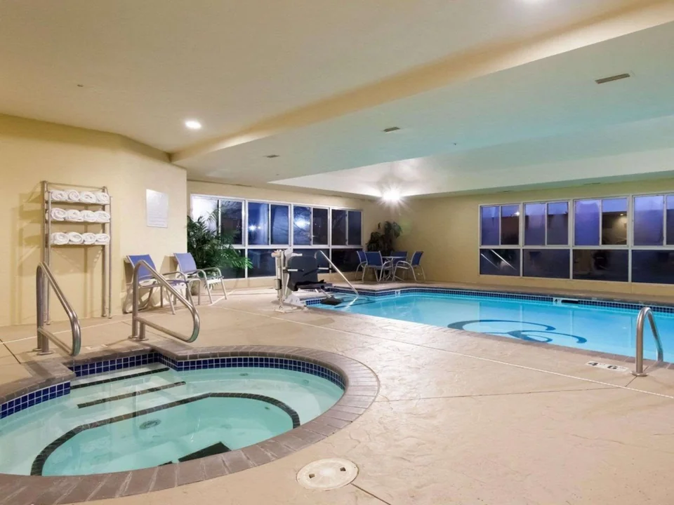 Comfort Suites Central / I-44