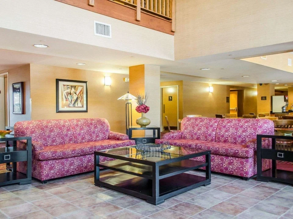 Comfort Inn & Suites
