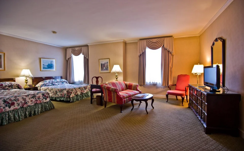 Yorktowne Hotel, Tapestry Collection by Hilton