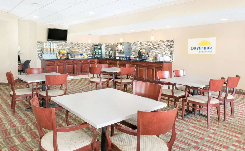 Days Inn & Suites by Wyndham York