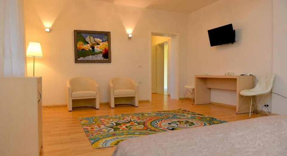 Grand White City Hotel