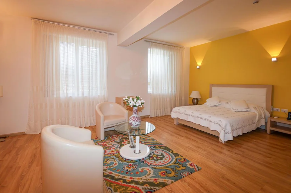 Grand White City Hotel