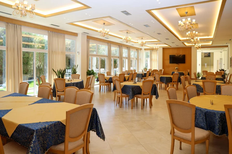 Grand White City Hotel