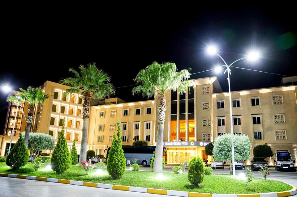 Grand White City Hotel
