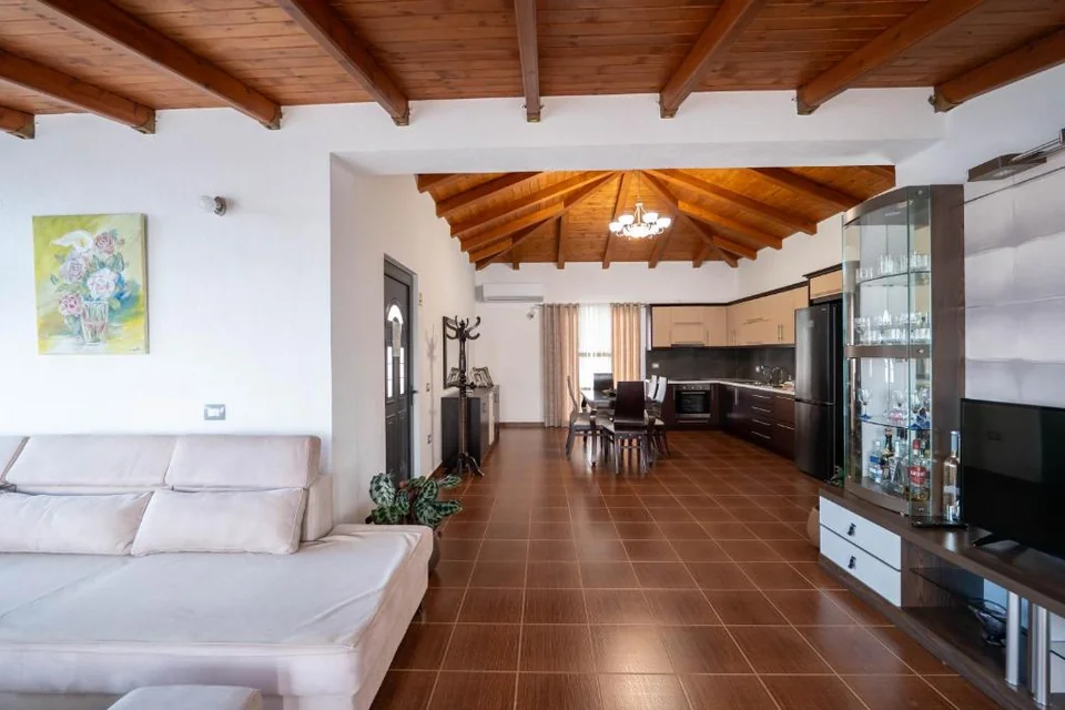 Villa Jiota