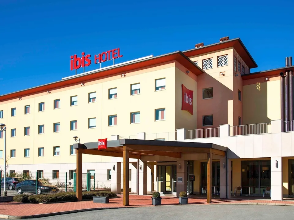A photograph of Albergo ibis Como