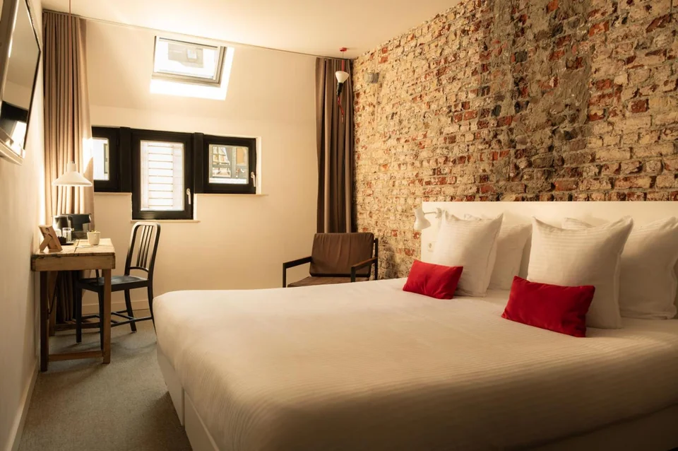 9Hotel Central