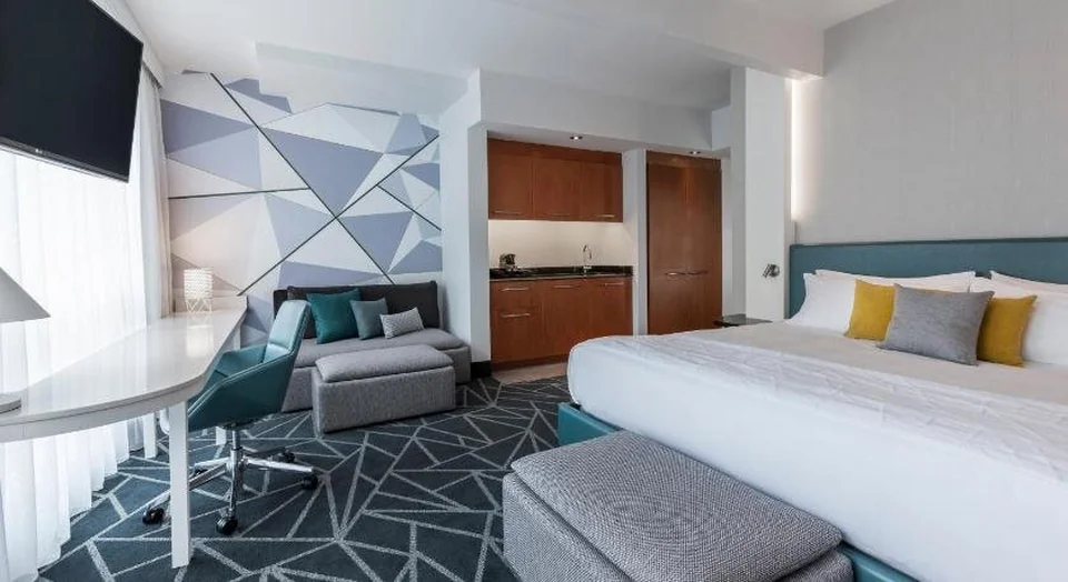 Warwick Le Crystal - Montreal
