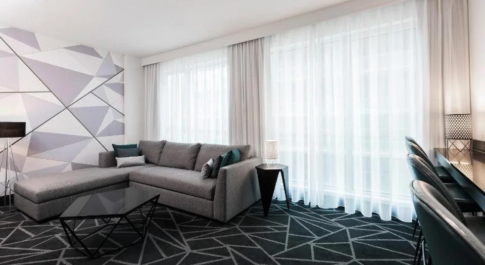 Warwick Le Crystal - Montreal