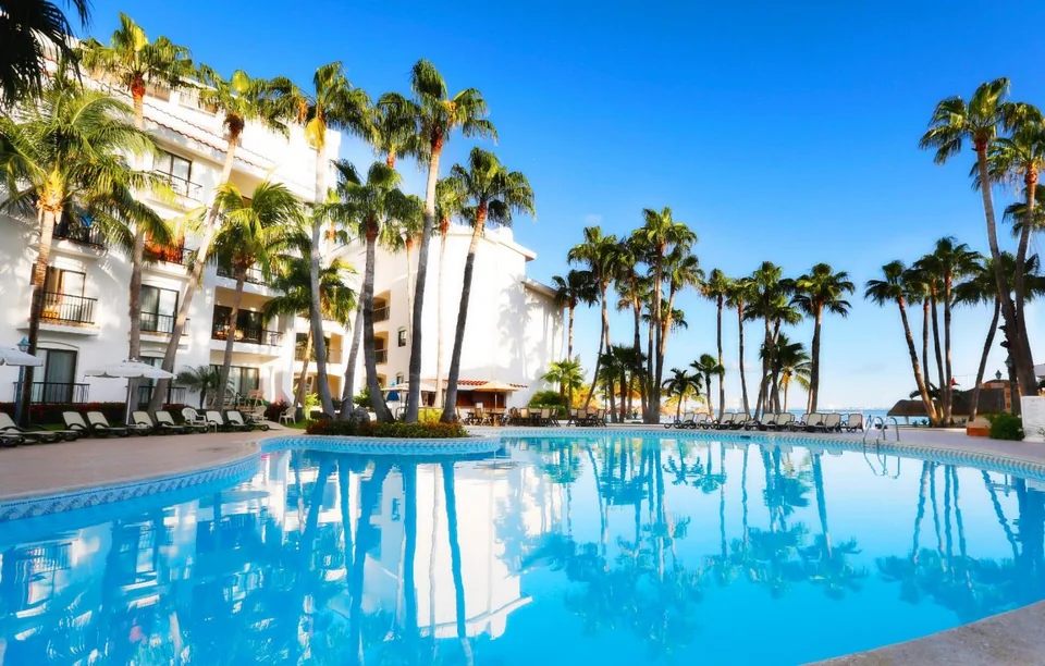A photograph of Holiday Inn Club Vacations The Royal Cancun All Inclusive