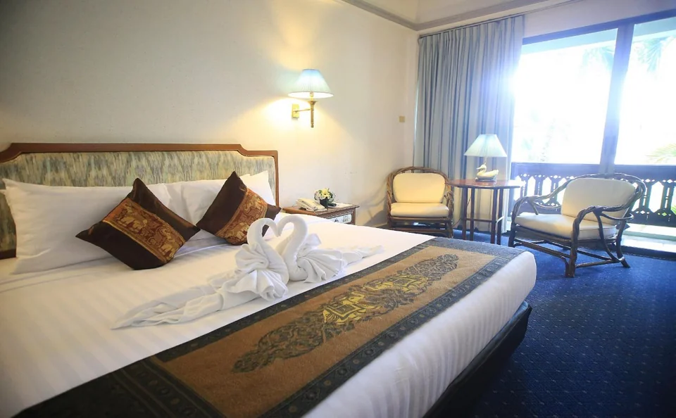 Kahavadi Chiang Rai, Curio Collection by Hilton