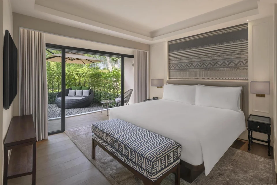 Kahavadi Chiang Rai, Curio Collection by Hilton