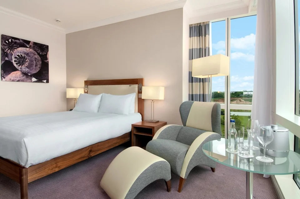 Hilton Reading
