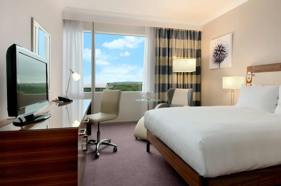 Hilton Reading