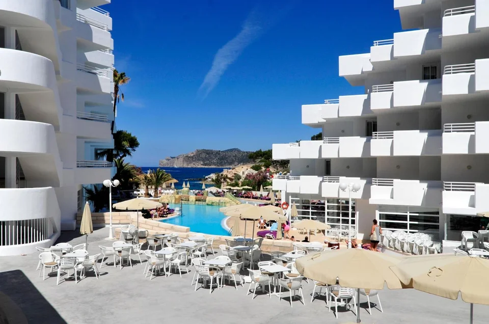 FERGUS Style Cala Blanca Suites